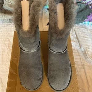 Gray bailey bow uggs